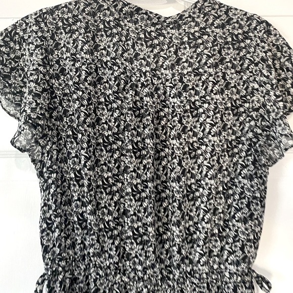 NWOT H&M V-neck dress size Small - Picture 6 of 10